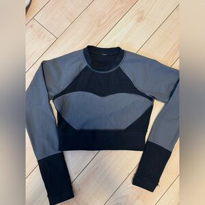 Lululemon long sleeve shirt cropped